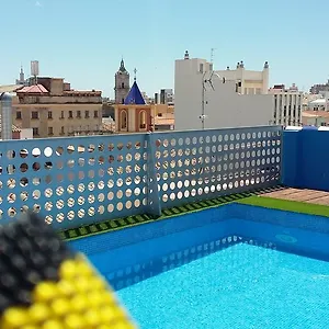 Homely Carreteria Con Piscina Apartment Malaga